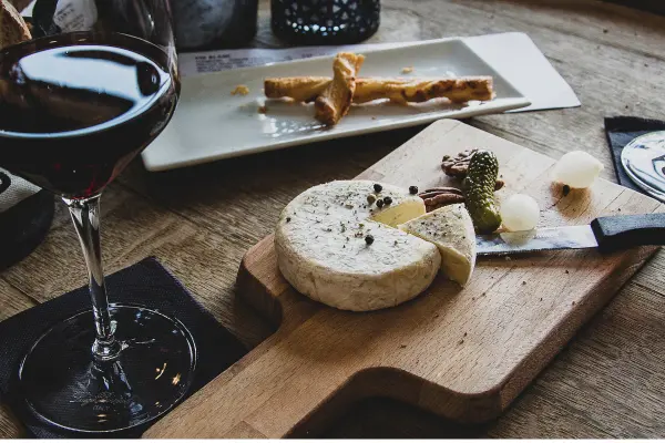 Claves para maridar vinos y quesos