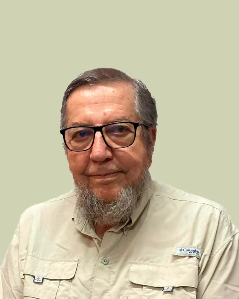 En una de sus partes el Dr. Luis Paz plantea que Juan Ortiz de Zarate comenzó a desarrollar la vid, vinos y destilados en el valle central de Tarija